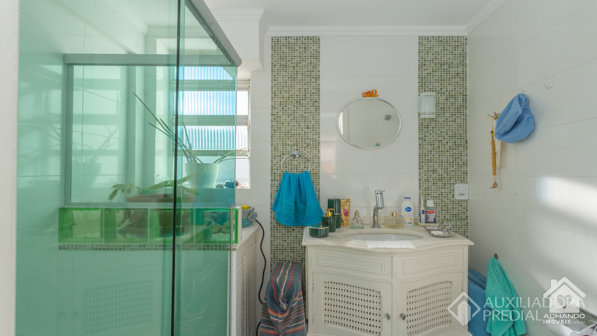 Apartamento no  Bom Fim de 2 dormitórios 84m2