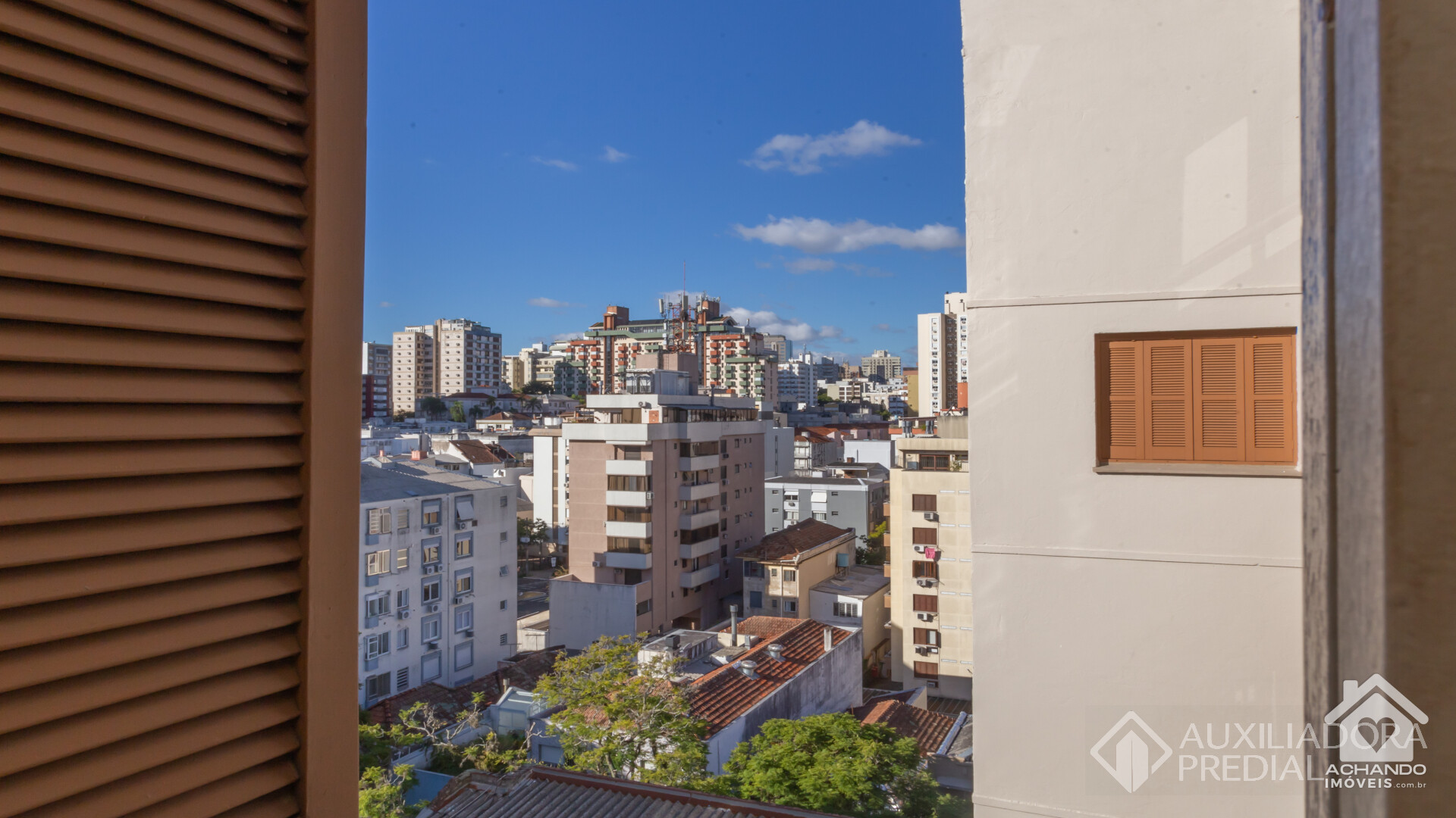 Apartamento no  Bom Fim de 2 dormitórios 84m2